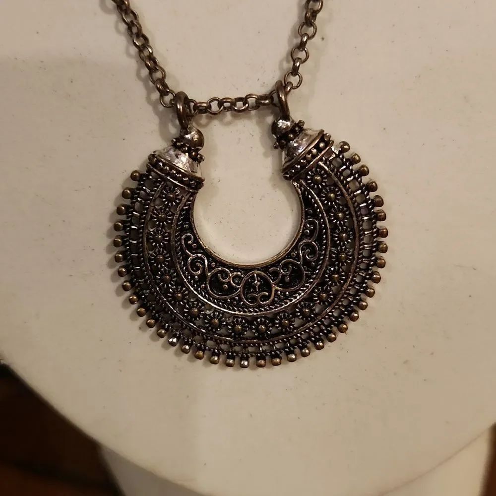 Costume Jewelry Necklace